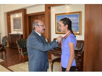 Tenisin Birincilerinden Vali Kürklü’ye Ziyaret