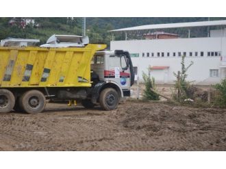 Beylikdüzü Belediyesi’nden Hopa’ya Yardım