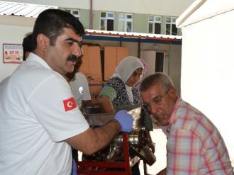 Yaşlı Kadın Elini Salça Makinesine Kaptırdı