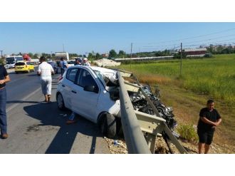 Manavgat’ta Trafik Kazası: 2 Yaralı