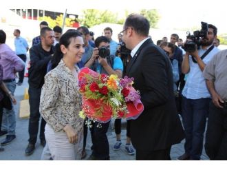 Hdp Ve Dbp Eş Başkanlarının Van Ziyareti