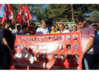 Hdp’den Barış Günü’nde Bomba Patlatılan Meydanda Açıklama