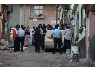 Polise Silah Doğrultup Kaçan Şahıs Kıstırıldığı Yerde Yakalandı