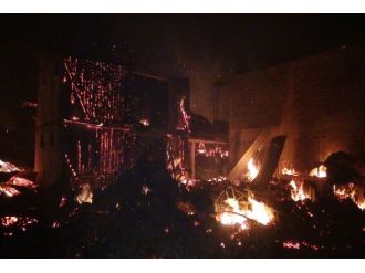 Gün Ağardığında Gözyaşları Sel Oldu