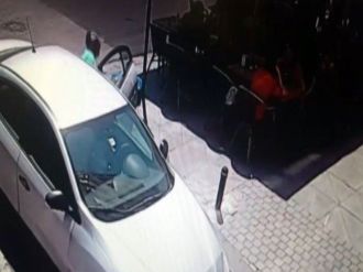 İstanbul’un Göbeğinde Akıl Almaz Kapkaç Kamerada