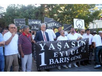 Eğitim-sen Üyeleri Dünya Barış Günü’nde ’Barış’ Yürüyüşü Düzenledi