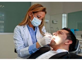 Diş Hekimi Eralp: Bebeklere Yalancı Emzik Kullandırmayın