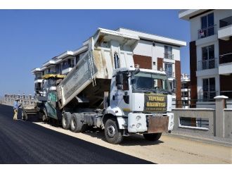 Yüksek Sıcaklıkta Asfalt Çalışması Sürüyor