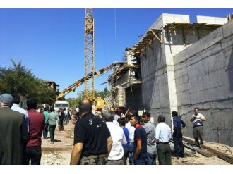 Avm İnşaatında Göçük: 2 Yaralı