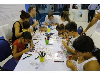 Barış Günü Şiir Ve Türkülerle Kutlandı