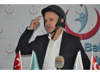 Milletvekili Kask Takıp Motosiklet Sürücülerini Uyardı