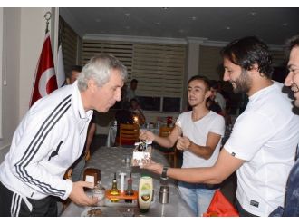 Teknik Direktör Durmuş’a Doğum Günü Sürprizi