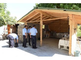 Kumluca Ceneviz Koyundaki Kaçak Yapılar Mühürlendi