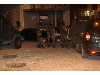 İstanbul’daki Terör Operasyonunda 3 Gözaltı