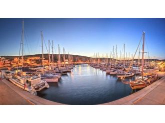 Teos Marina Halka Açılıyor