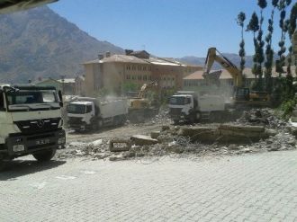 Hakkari Ulu Cami Yıkım Çalışmaları Son Aşamaya Geldi