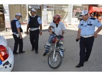 Niksar’da Motosiklet Sürücülerine Kask Uyarısı