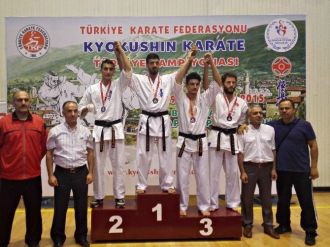 Kardeş Karatecilerden Üç Madalya Daha