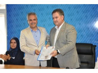 Eski Rektör Uysal, Adaylık Başvurusunu Yaptı