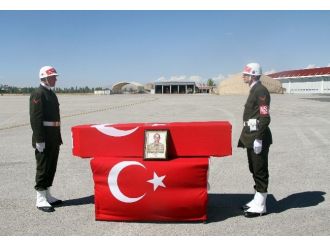 Şehit Asker Memleketine Uğurlandı