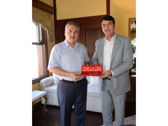 Dündar Kaymakam Okur’u Uğurladı