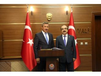 Kütahya Valisi Şerif Yılmaz’dan Vali Coş’a Ziyaret