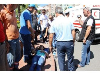 Çöp Kamyonunun Çarptığı Yaralı Çocuklara Askerler Müdahale Etti