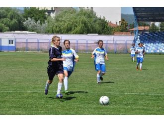 Bayanların Hazırlık Maçında Dostluk Kazandı