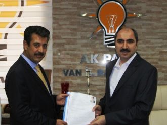 Cevdet Yıldız Ak Parti’de Aday Adaylığı Başvurusu Yaptı