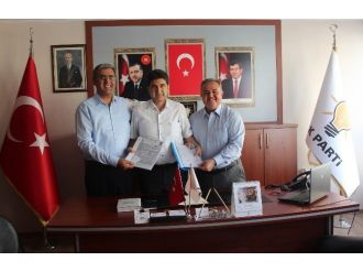 Ak Parti’li Konuk Ve Şeker Yeniden Aday Adayı