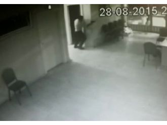 Ak Parti İlçe Binasına Böyle Saldırdılar