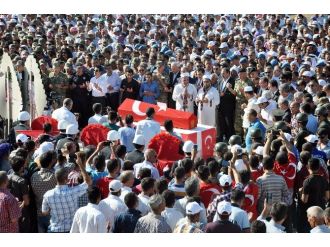 Şehit Babası Tören Alanında Tabutun Açılmasını İstedi