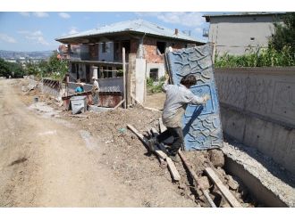 Başiskele’de Perde Duvarlarla Güvenli Yollar