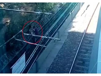 Metro Raylarında Tehlikeli Anlar