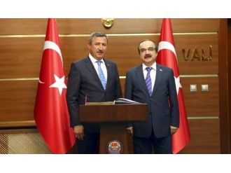 Şerif Yılmaz, Sakarya Valisi Hüseyin Avni Coş’u Ziyaret Etti