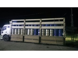 İstanbul’dan İzmir’e Kaçak Akaryakıt Sevkıyatını Polis Engelledi