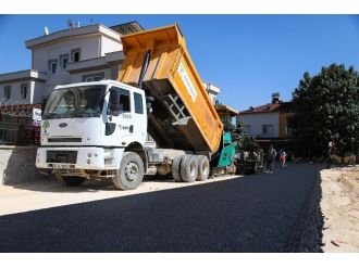 Osmangazi Mahallesinde Yollar Asfaltlanıyor