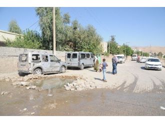 Cizre’de Yola Döşenen Patlayıcı Askeri Konvoyun Geçişi Sırasında Patlatıldı
