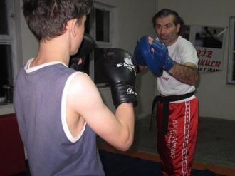 Eski Sporcudan Gençlere Ücretsiz Spor Eğitimi