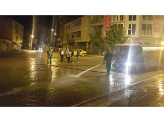 Erciş Belediyesi Cadde Ve Sokakları Yıkadı