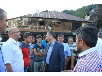 Ak Partili Heyet Yangın Çıkan Köyde İncelemelerde Bulundu