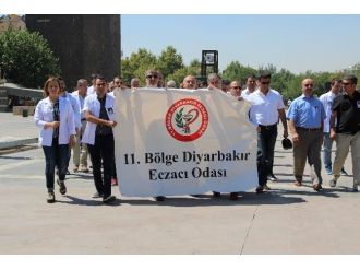 Eczacılar Yunus Koca İçin Yürüdü