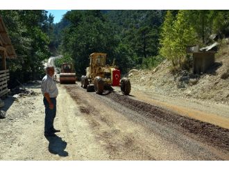 Büyükşehir Taşatan Yolu’nu Asfaltlıyor