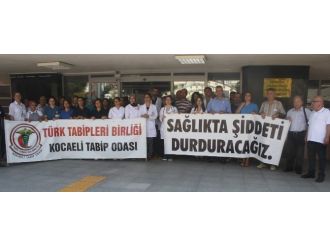 Hamile Kadın Doktor Ve Hemşireye Saldırdı