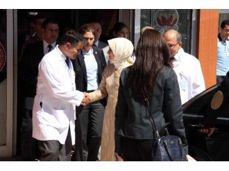 Sare Davutoğlu Şehit Eşinin Doğumuna Katıldı