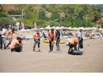 Adrasan Sahilinde Temizlik Çalışması