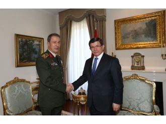 Başbakan Davutoğlu, Genelkurmay Başkanı Akar’ı Kabul Etti