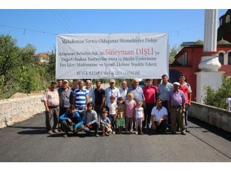 Büyükhatıplı’dan, Başkan Dişli’ye Afişli Teşekkür