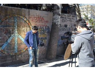 Ünlü Oyuncu Tolga Yüce: “Sanatçı Dediğin Toplumun Sorunlarına Duyarlı Olmalı”