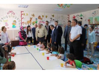 Bm Genel Sekreter Yardımcısı O’brien, Suriyelilerin Barındığı Konteyner Kenti Ziyaret Etti
